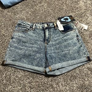 They seem a little light in camera but they are about 2 shades darker